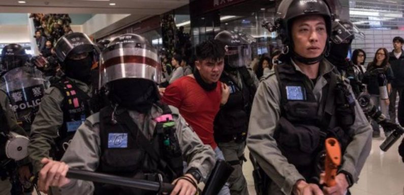 Hong Kong: 15 arrestations lors de nouveaux affrontements
