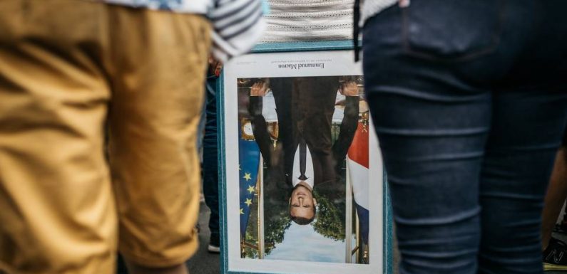 Bordeaux : Pour éviter une peine, les « décrocheurs » doivent rendre les portraits de Macron