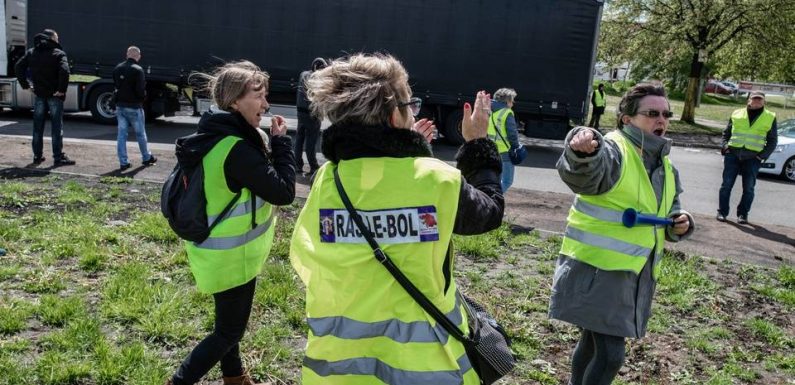 Grève du 5 décembre : Les forces de l’ordre débloquent le rond point des vaches à Rouen