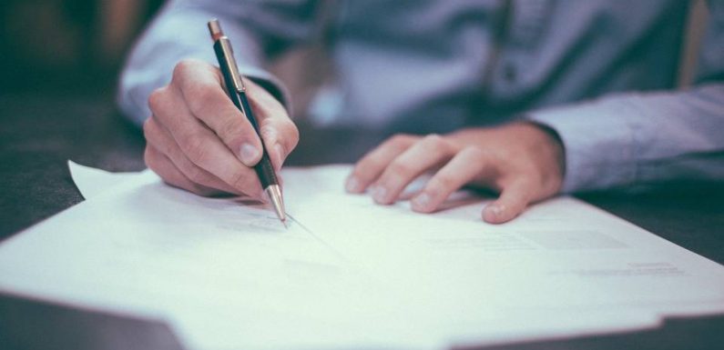 Faut-il vraiment dater un document officiel de 2020 en écrivant l’année en entier pour éviter les arnaques ?