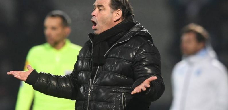 Angers-OM : « Le regret que j’ai, c’est qu’on les a aidés », Moulin ne digère pas l’ouverture du score de Marseille