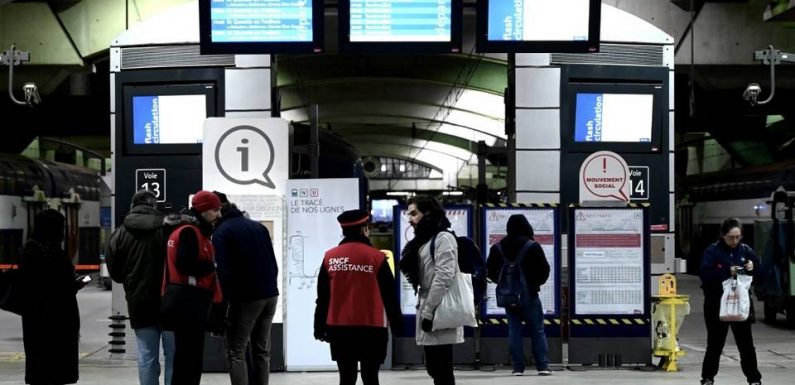 Grève contre la réforme des retraites : Un trafic toujours « très perturbé » et des voyageurs épuisés