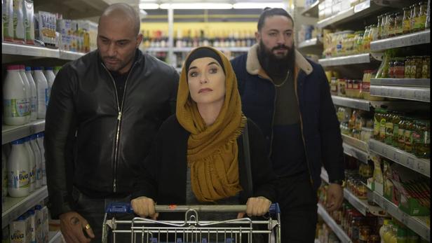 Cinéma : « La Daronne », quand une employée de police franco-arabe, en situation précaire, se mue en trafiquante de drogue
