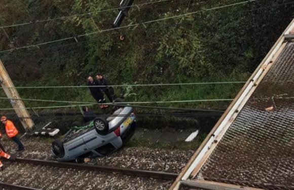 Sainte-Geneviève-des-Bois : une voiture finit sa course sur les voies ferrées