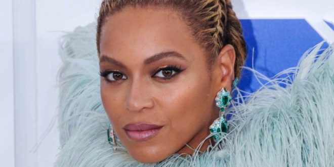 Fêtes de fin d’année : cette tenue de Beyoncé à copier à tout prix !