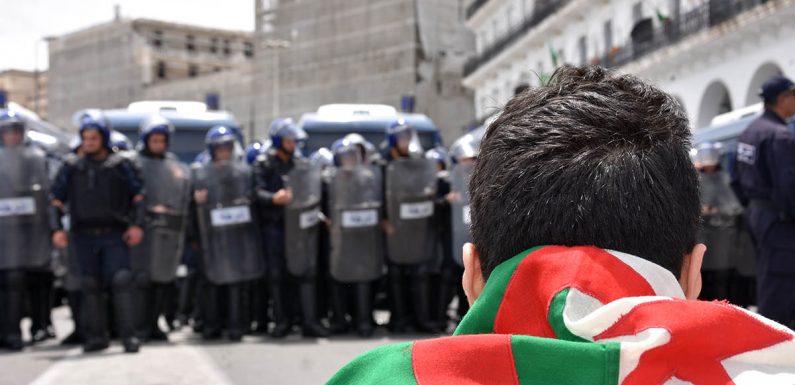 Human Rights Watch dénonce « l’arrestation de centaines d’activistes » du Hirak