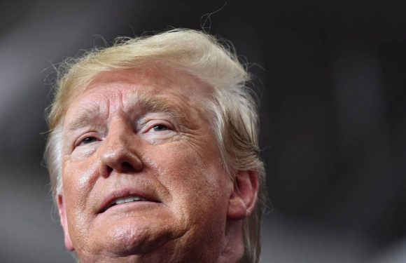 Le Congrès américain approuve le renvoi du procès de Donald Trump pour destitution