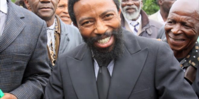 Afr. du Sud : le roi coutumier des Thembu en liberté conditionnelle