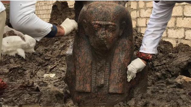 Une statue de Ramsès II retrouvée près de Memphis en Égypte