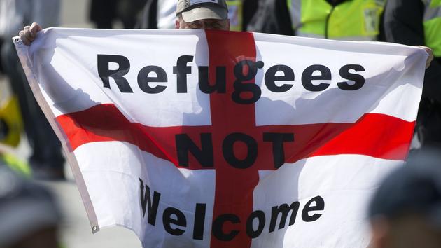 Au Royaume-Uni, des associations coopèrent avec le gouvernement pour contrôler l’immigration
