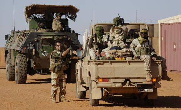 Après l’attaque au Niger, l’Élysée annule le sommet du G5 Sahel à Pau