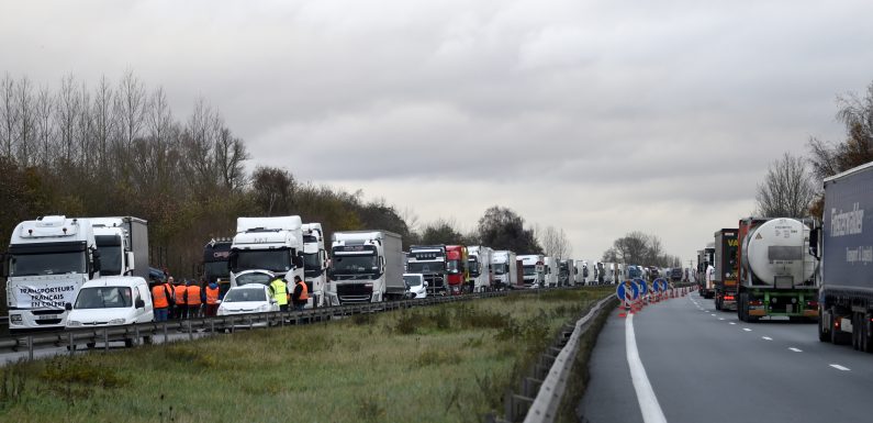 Carburants : les transporteurs routiers se mobilisent contre la hausse des taxes