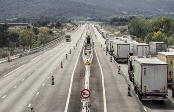 Retraites et hausses de salaires : les routiers envisagent de nouveaux blocages dans les prochaines semaines