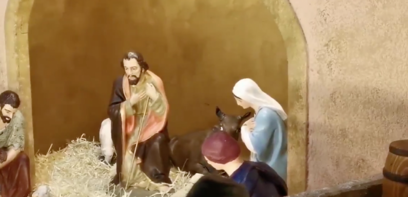 « Notre crèche, c’est notre histoire, c’est 2 000 ans d’histoire. […] Ça fait partie de nous, c’est notre identité. »