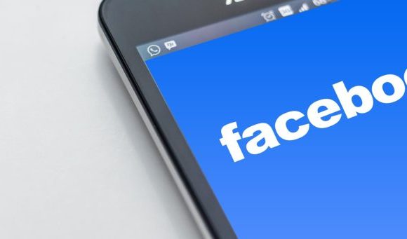 Facebook : des modérateurs vont porter plainte pour expérience traumatique