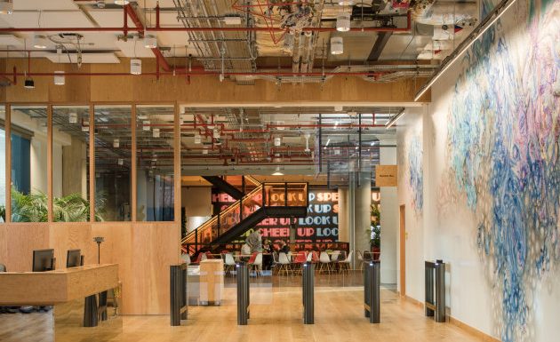 Facebook : rencontre avec les ingénieurs qui modèrent les contenus à coups d’algorithmes
