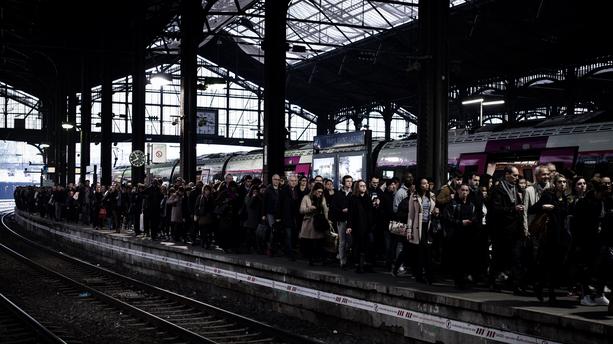 EN DIRECT – Grève du 5 décembre : trains, métros, écoles, avions, VTC, cars Macron… toutes les prévisions