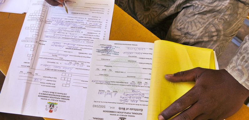 Nigéria : 17 millions d’enfants restent « invisibles » malgré un enregistrement des naissances en hausse