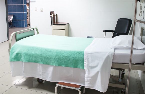 En Angleterre, 5.550 personnes sont mortes en attendant un lit d’hôpital ces trois dernières années