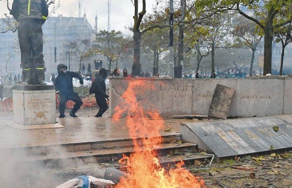 Violence, déprédation, haine de l’État : comment l’ultragauche impose sa loi