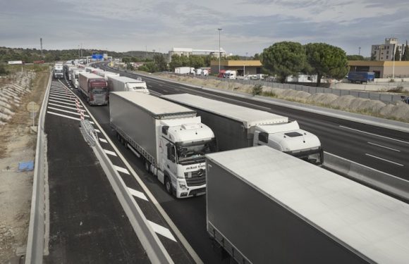 Mobilisation sociale : ce samedi, les routiers s’engagent eux aussi dans des blocages