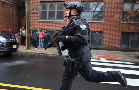 Fusillade près de New York : une épicerie casher délibérément visée, une bombe artisanale retrouvée
