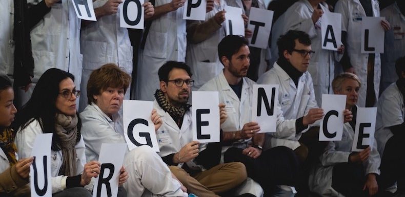« A l’hôpital, on nous paie le plus bas possible » : les chiffres qui montrent que les infirmiers sont sous payés
