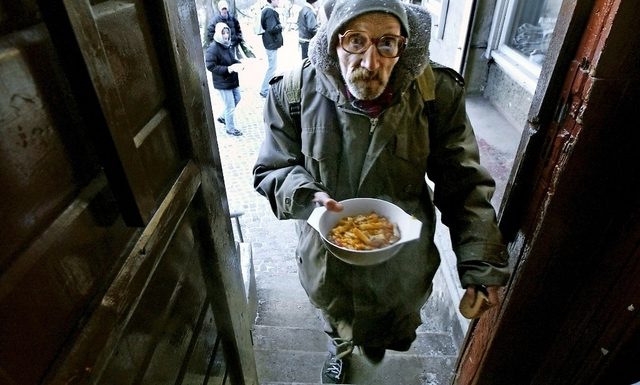 L’Allemagne se prépare à l’arrivée d’une pauvreté de masse – Par Christophe Bourdoiseau