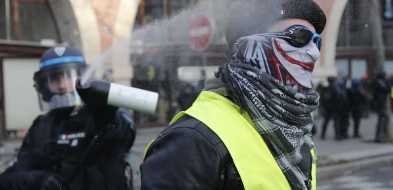 Vidéo d’un manifestant frappé au sol par un policier : une enquête judiciaire ouverte à Paris