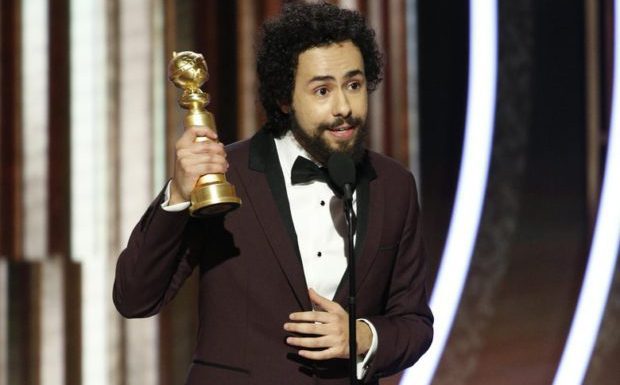 Ramy Youssef remporte un Golden Globe, monte sur scène et lance un «Allah Akbar»