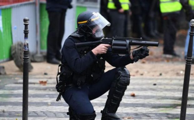 « C’est un peu au petit bonheur la chance », ces policiers qui n’osent plus utiliser leur LBD