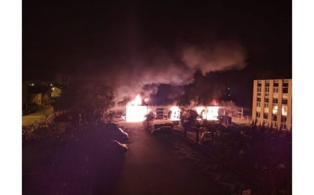 Grenoble : Des « libertaires anticapitalistes » locaux revendiquent un 25ème acte criminel après l’incendie d’un site Enedis (préjudice estimé à 2M€)