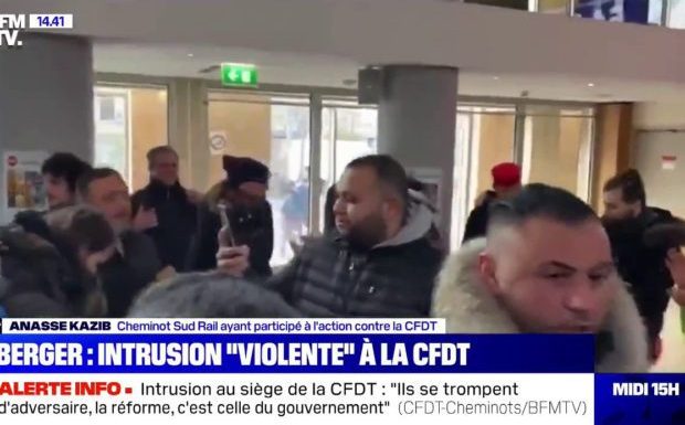Retraites : des grévistes de la SNCF et de la RATP s’introduisent « violemment » au siège de la CFDT et « agressent » des salariés