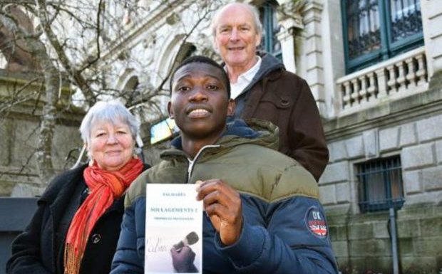 Vannes : Désormais majeur et expulsable, Mohamed, alias « Falmarès, le réfugié poétique » pour ses éditeurs, souhaite rester dans le « ventre de sa belle Bretagne »