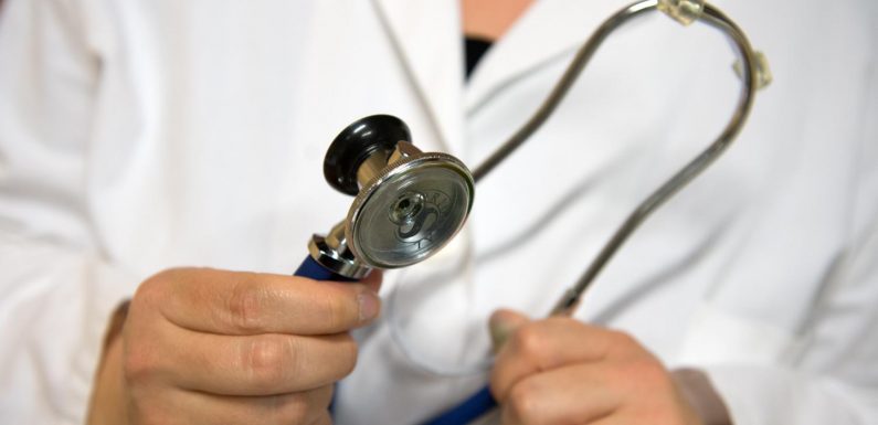 Santé : des médecins se moquent de leurs patients sur Facebook