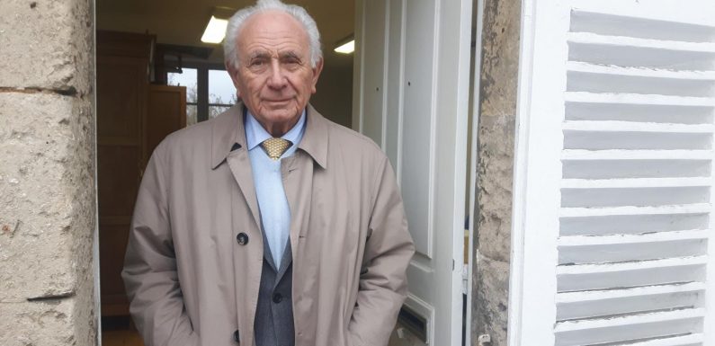 « J’ai été élu sous la IVe République » : dans l’Aisne, le plus ancien maire de France dirige le village de Droizy depuis 1958