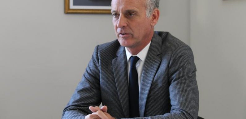 Le député des Alpes-Maritimes Loïc Dombreval en mission parlementaire sur la protection des animaux de compagnie