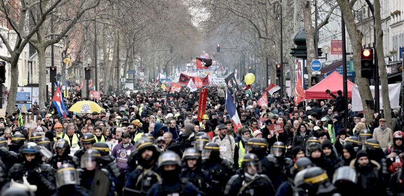 38e journée de grève en France: les annonces du gouvernement attendues par la rue, dans la rue