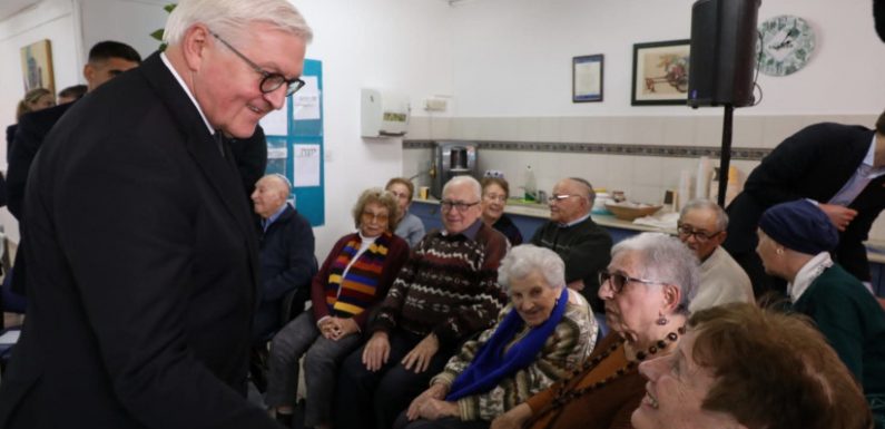 German President meets with Holocaust survivors in Jerusalem