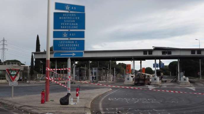 Incendie du péage de Narbonne : prison ferme pour 21 des 31 prévenus