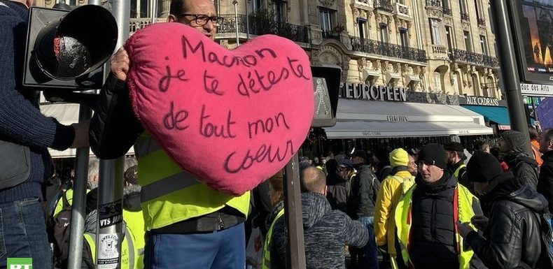 «En 2020 on garde le même mot d’ordre» : les Gilets jaunes dans la rue pour l’acte 60