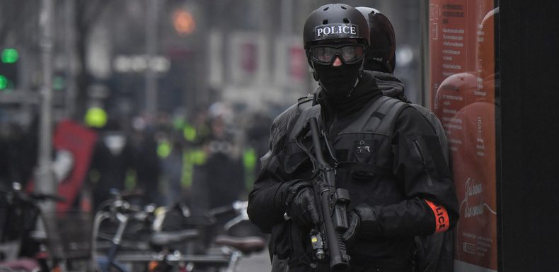 Gilets Jaunes : un policier a été mis en examen à Bordeaux pour violences volontaires