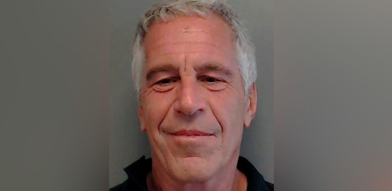 Des photos du cadavre et de la cellule de Jeffrey Epstein sèment le doute sur la cause de sa mort