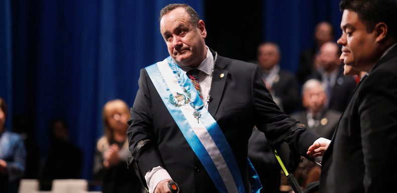 Le nouveau président du Guatemala s’aligne sur Washington et rompt les relations avec Caracas