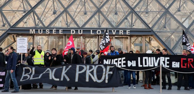 « J’aime la France mais cette fois je la déteste »: le ton monte entre des touristes et des grévistes bloquant le Louvre