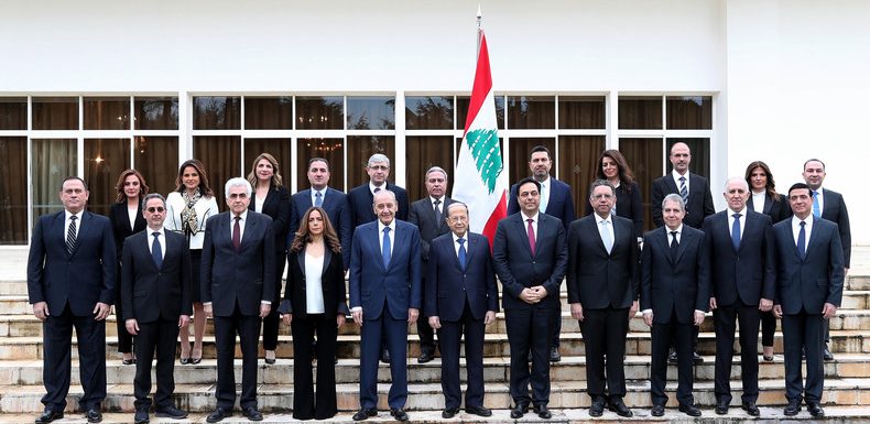 Liban : nouveau gouvernement après un accord avec le Hezbollah, les manifestations se poursuivent