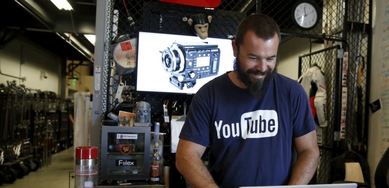 Des modérateurs de YouTube auraient été forcés de signer un document les alertant sur leur santé mentale
