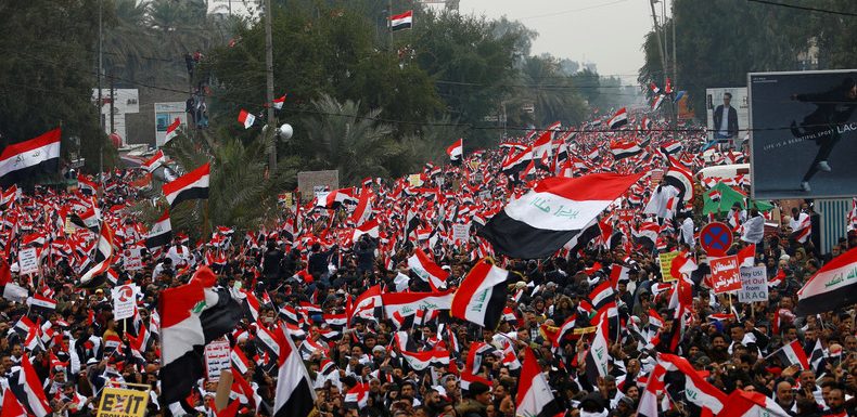 Des milliers de personnes manifestent à Bagdad contre la présence américaine en Irak