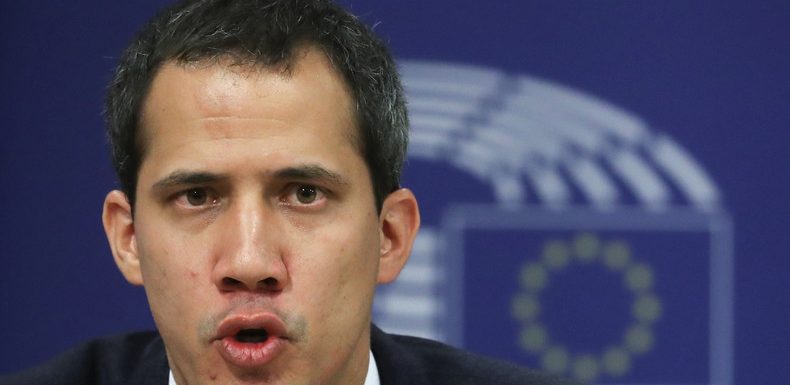 Macron reçoit l’opposant vénézuélien Guaido «pour mettre en œuvre un processus électoral»