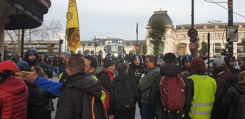 Fronde contre la réforme des retraites : les Gilets jaunes jouent les prolongations pour l’acte 63